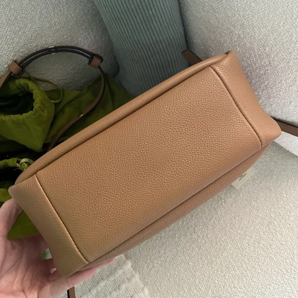 Tory Burch Tan Romy Bucket Bag NWT - Picture 6 of 6